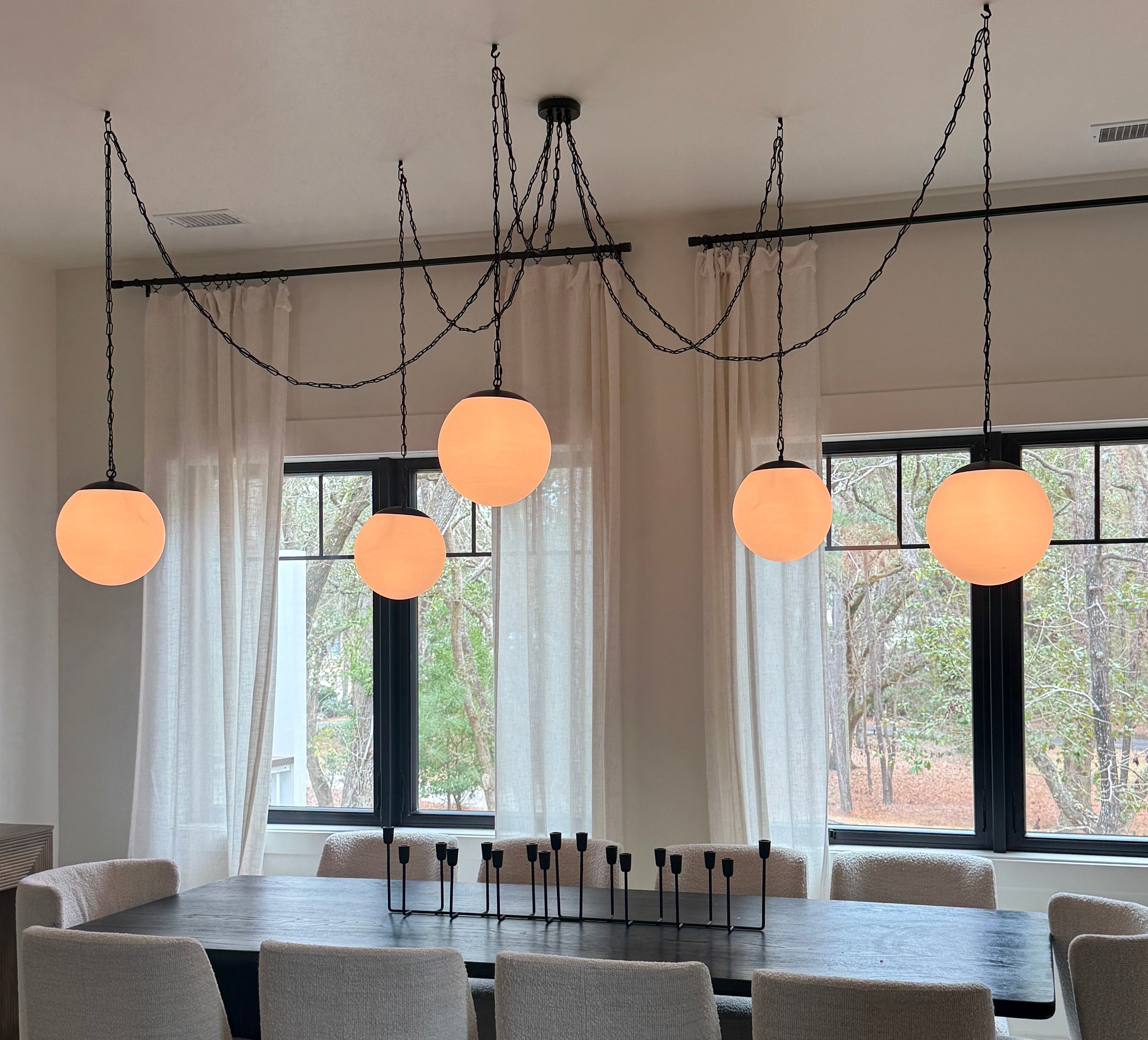 Swag Pendant Light Guide: How to Choose the Right Chain, Globe Size & Layout