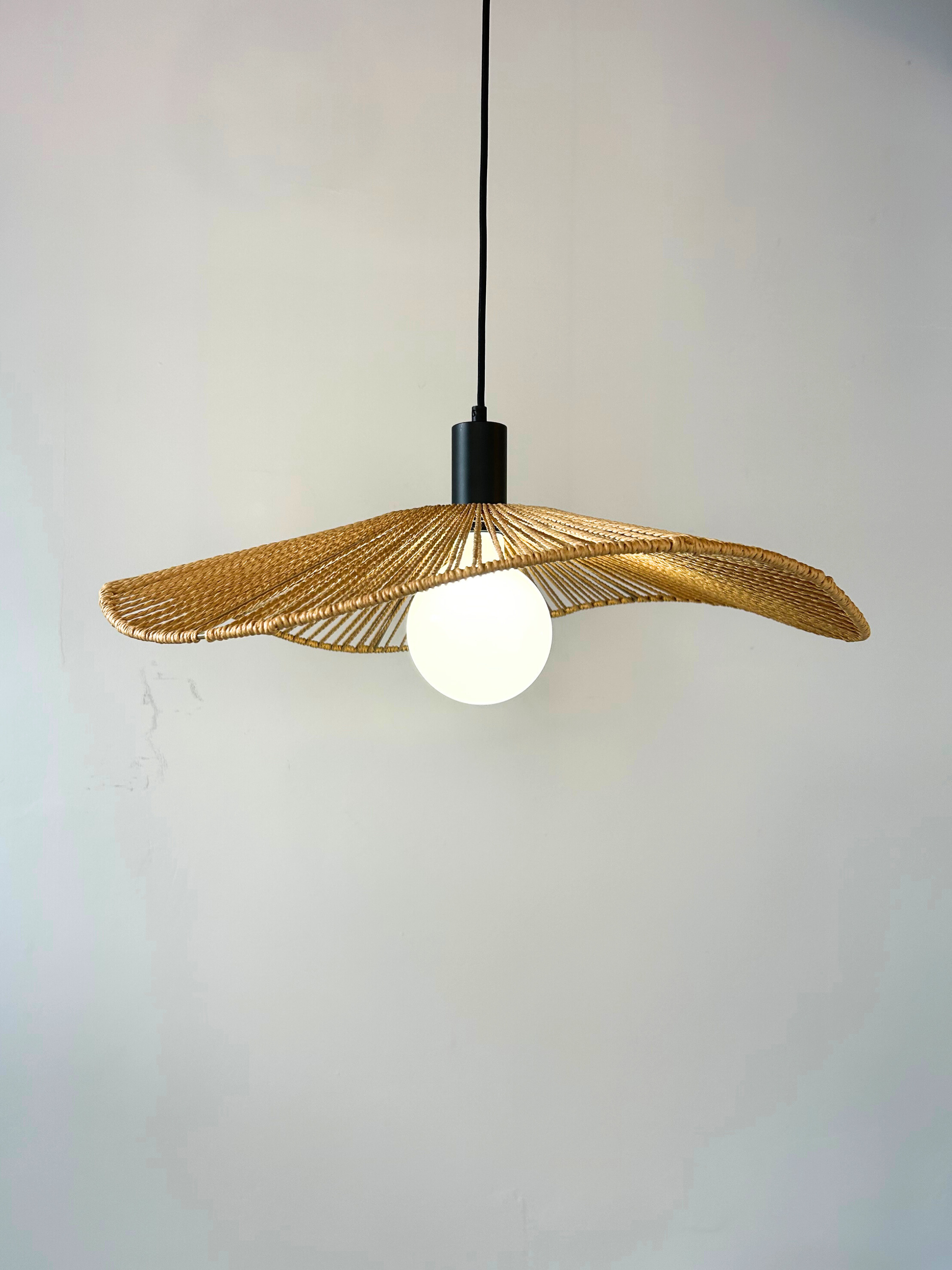 Large Wavy Woven Jute Disc Pendant