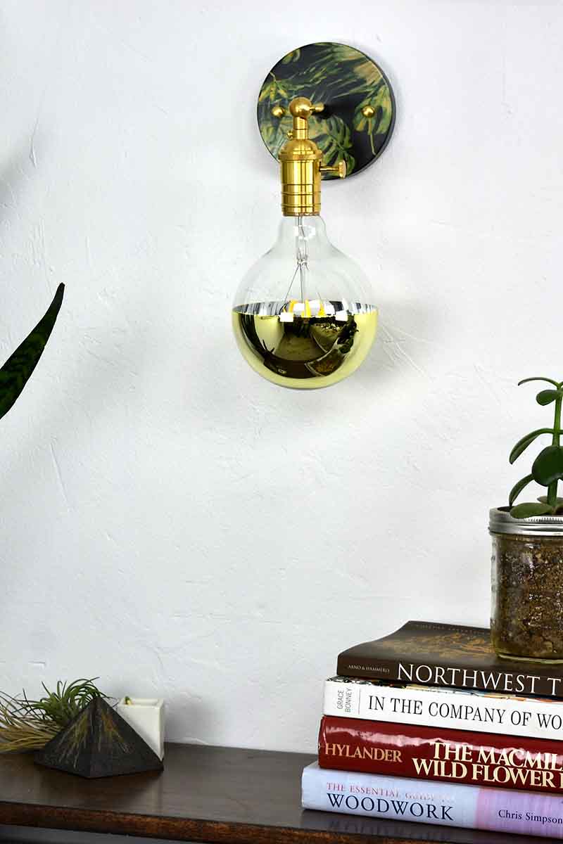 Bulb: LED Gold Dipped 5" Globe