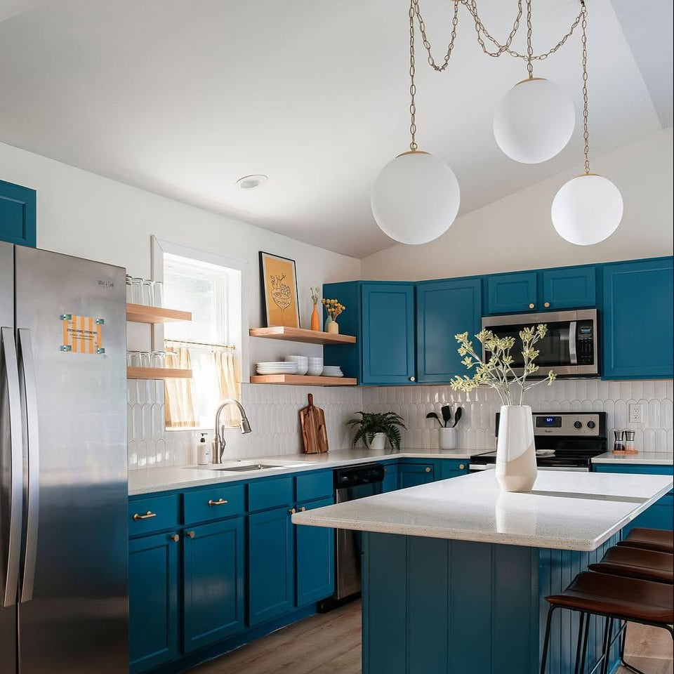 12" Neckless Globe Chain Swag