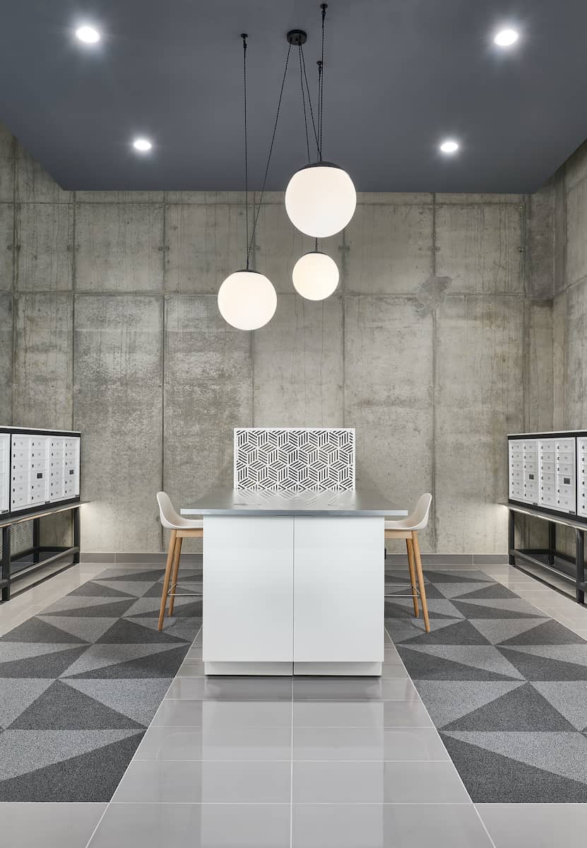 ZigZag 3 Globe Pendant Chandelier