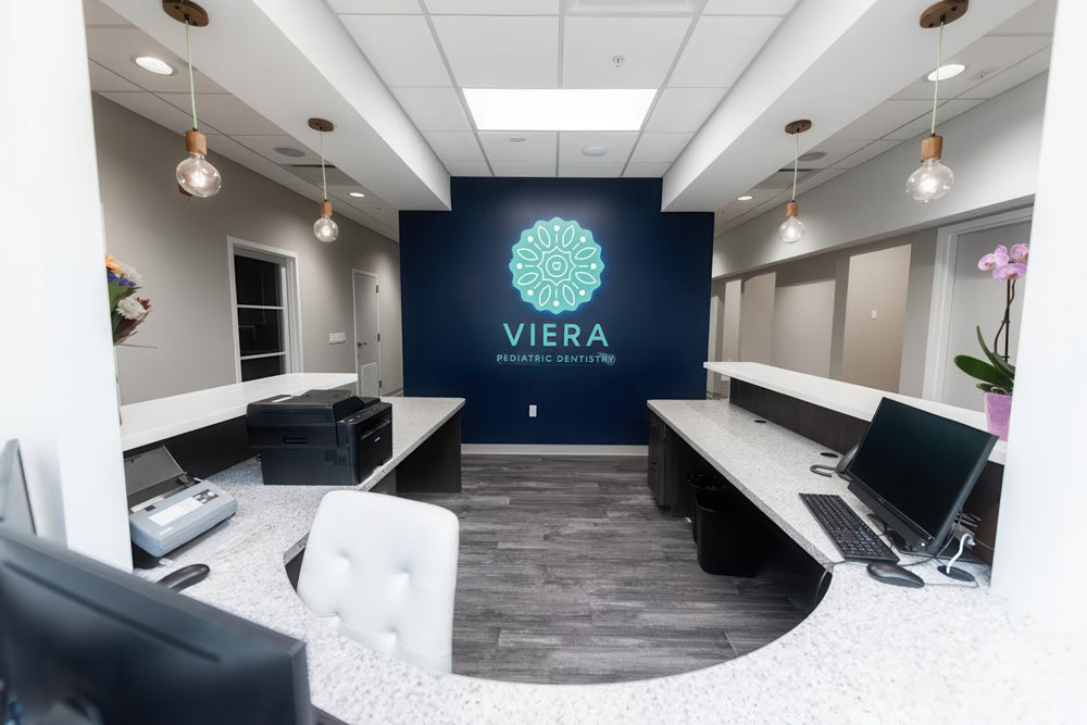 Wood Socket 5" Clear Globe